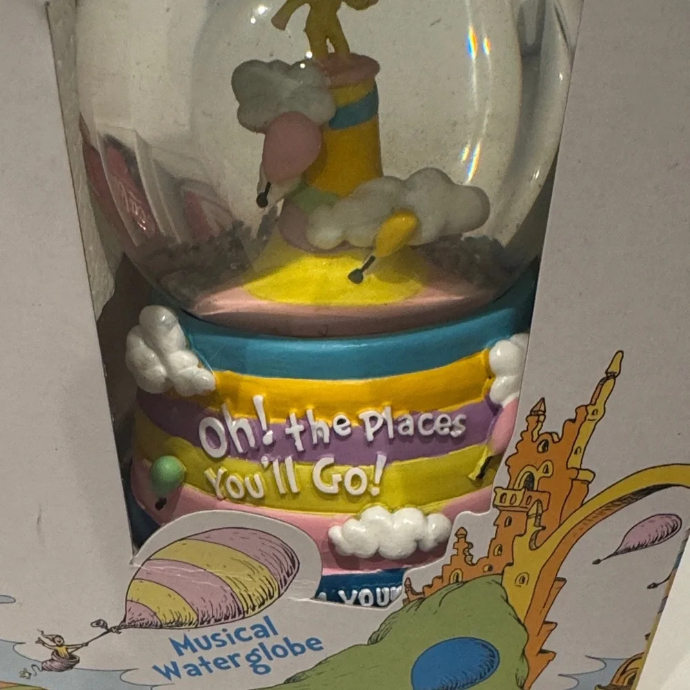 Dr. Seuss Musical Water Globe Oh! The Places You’ll Go Mint In Box